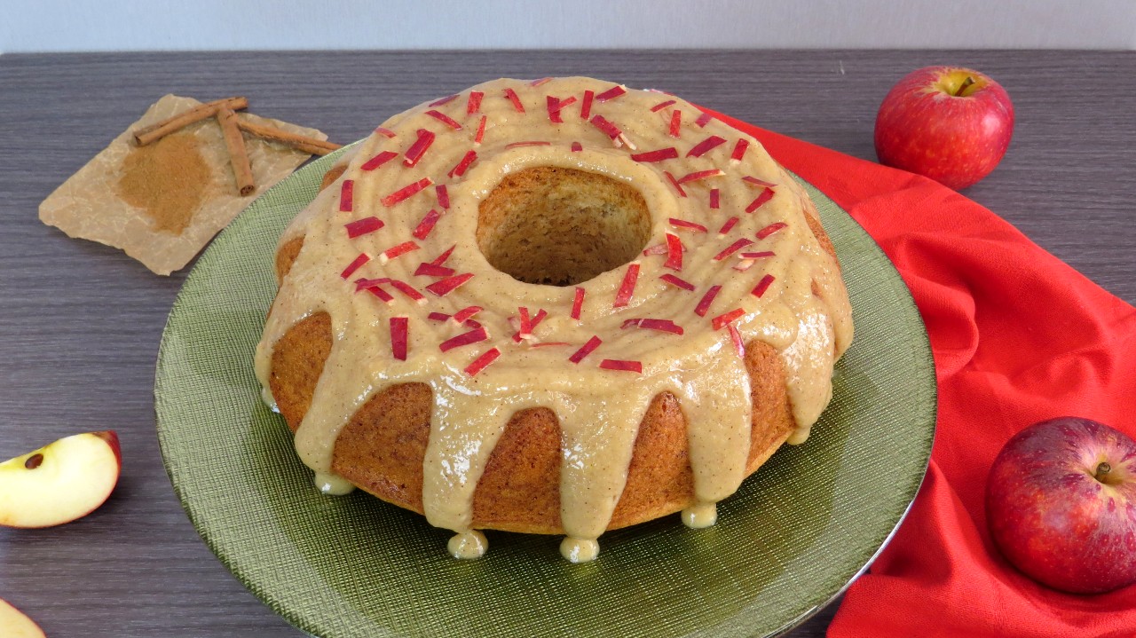 Bolo vegano de maçã e canela