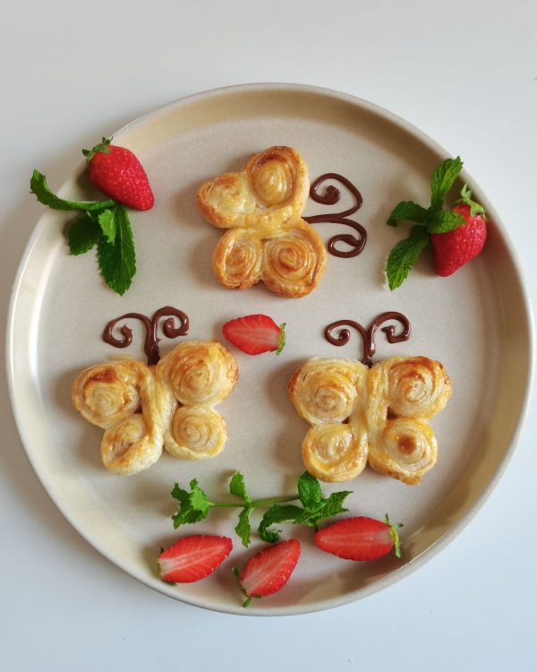 receita vegana de borboletas com massa folhada vegana.